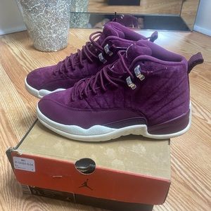 Jordan 12 Retro Bordeaux 2017 Size 8